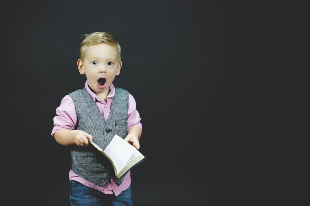 enfant qui lit